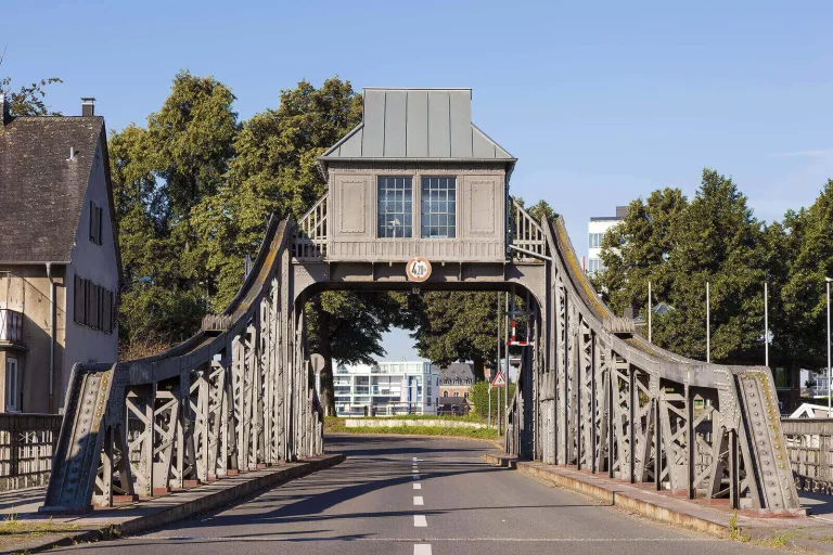 Drehbrücke Köln aktuell: Öffnunungen & Sperrungen!